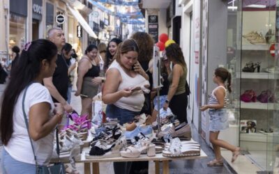 «Botigues a la nit» este viernes 8 de Agosto ven a conocer el comercio     del centro histórico de Gandia»